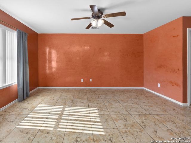 8964 Scarlet crk, Universal City, TX 78148