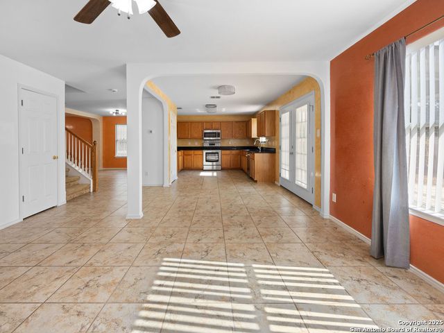 8964 Scarlet crk, Universal City, TX 78148