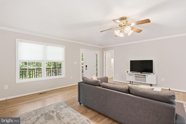128 ORCHARD LAGOON DR, Linden, VA 22642