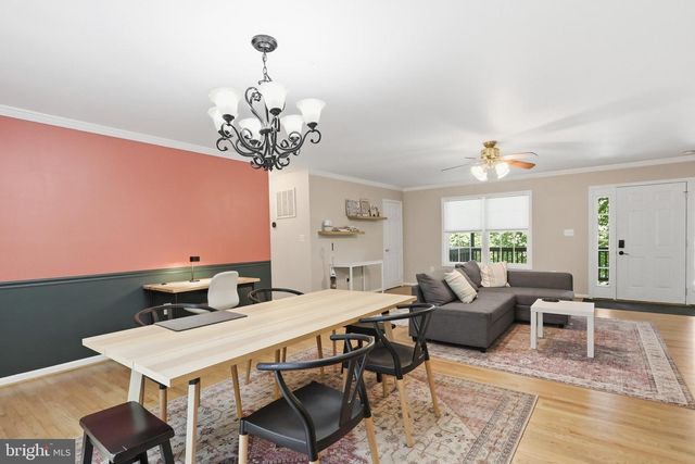 128 ORCHARD LAGOON DR, Linden, VA 22642