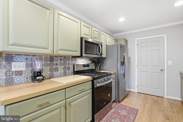 128 ORCHARD LAGOON DR, Linden, VA 22642