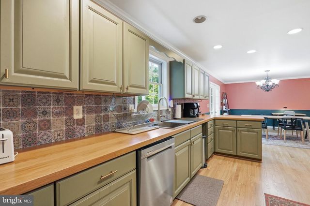 128 ORCHARD LAGOON DR, Linden, VA 22642
