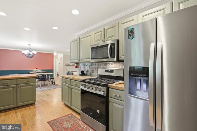 128 ORCHARD LAGOON DR, Linden, VA 22642