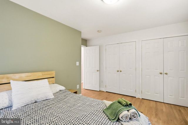 128 ORCHARD LAGOON DR, Linden, VA 22642