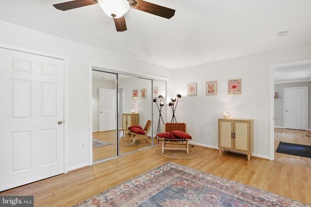 128 ORCHARD LAGOON DR, Linden, VA 22642