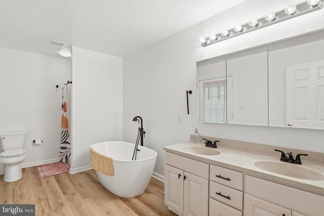128 ORCHARD LAGOON DR, Linden, VA 22642