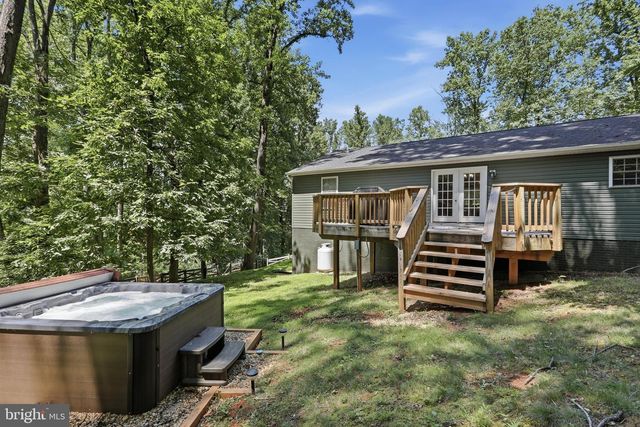 128 ORCHARD LAGOON DR, Linden, VA 22642