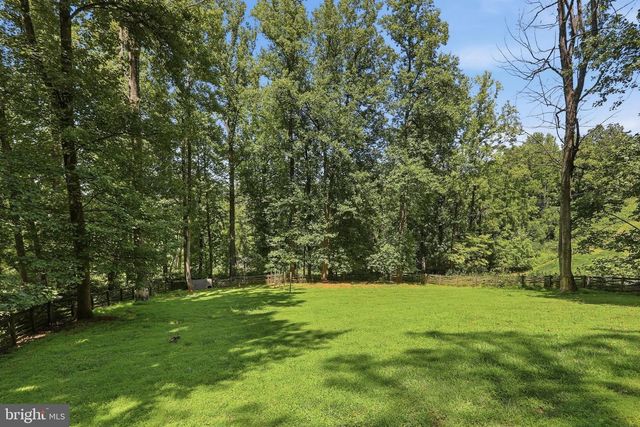 128 ORCHARD LAGOON DR, Linden, VA 22642