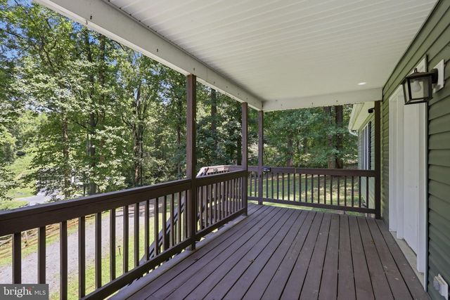 128 ORCHARD LAGOON DR, Linden, VA 22642