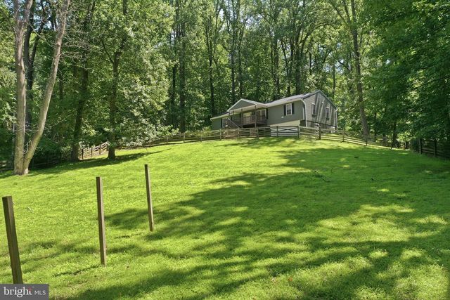 128 ORCHARD LAGOON DR, Linden, VA 22642