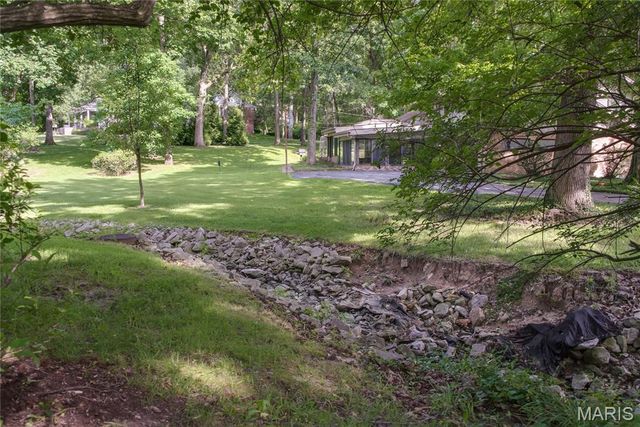 103 Frontenac Forest, Frontenac, MO 63131