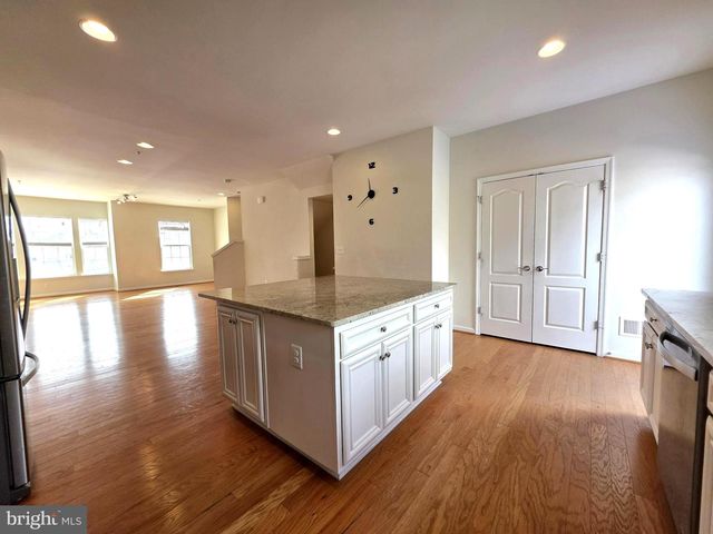 12855 CLARKSBURG SQUARE RD, Clarksburg, MD 20871