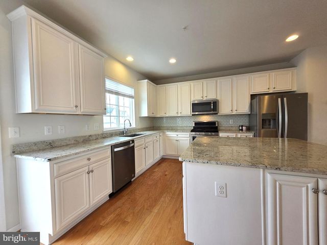 12855 CLARKSBURG SQUARE RD, Clarksburg, MD 20871