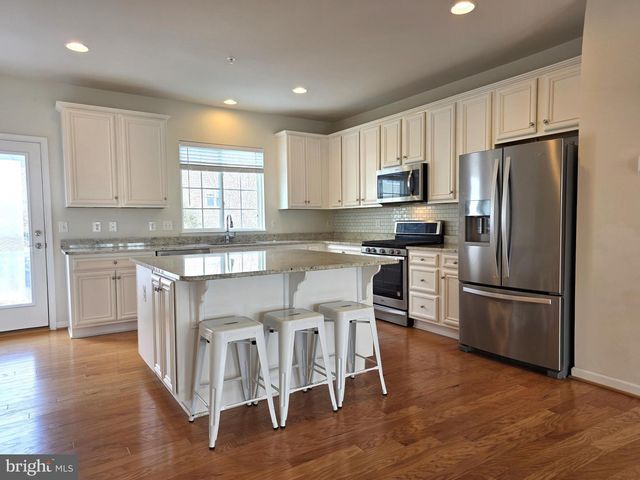 12855 CLARKSBURG SQUARE RD, Clarksburg, MD 20871