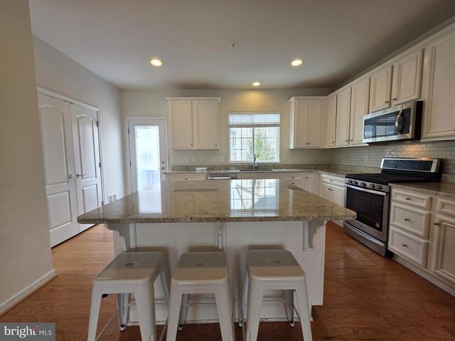 12855 CLARKSBURG SQUARE RD, Clarksburg, MD 20871