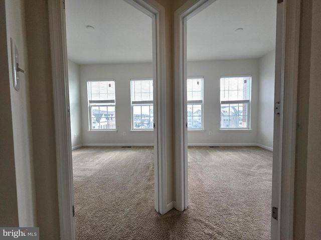 12855 CLARKSBURG SQUARE RD, Clarksburg, MD 20871