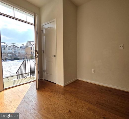 12855 CLARKSBURG SQUARE RD, Clarksburg, MD 20871