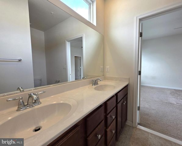 12855 CLARKSBURG SQUARE RD, Clarksburg, MD 20871