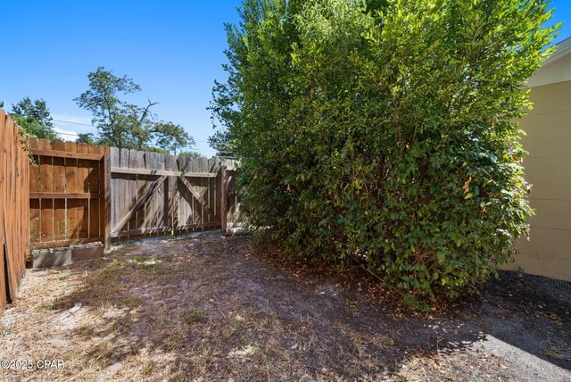 2400 W 16th Street, Panama City, FL 32405