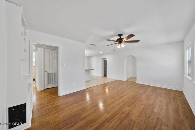 2400 W 16th Street, Panama City, FL 32405