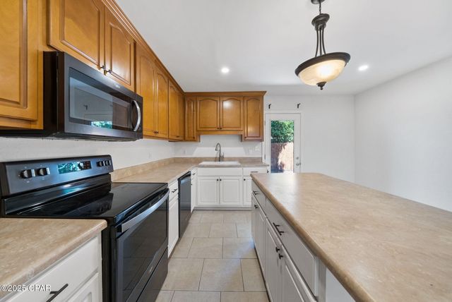 2400 W 16th Street, Panama City, FL 32405
