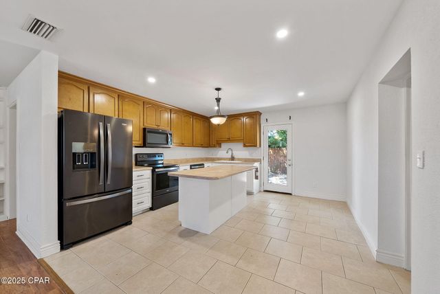 2400 W 16th Street, Panama City, FL 32405