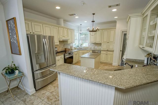 215 Wylie Dr, Baton Rouge, LA 70808