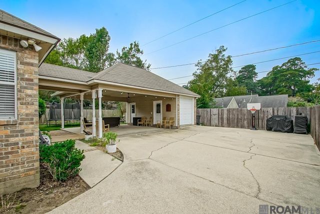 215 Wylie Dr, Baton Rouge, LA 70808