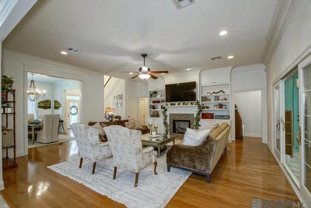 215 Wylie Dr, Baton Rouge, LA 70808