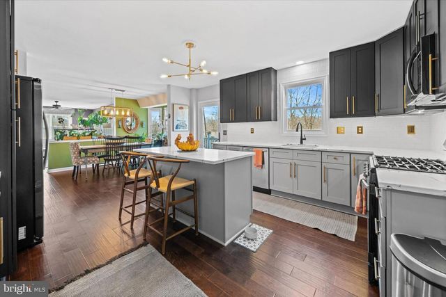 23 E MILL STATION DR, Newark, DE 19711