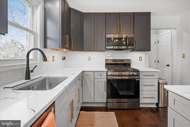 23 E MILL STATION DR, Newark, DE 19711