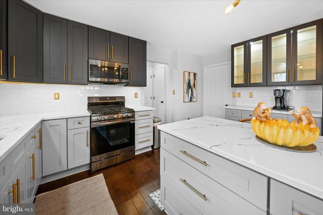 23 E MILL STATION DR, Newark, DE 19711