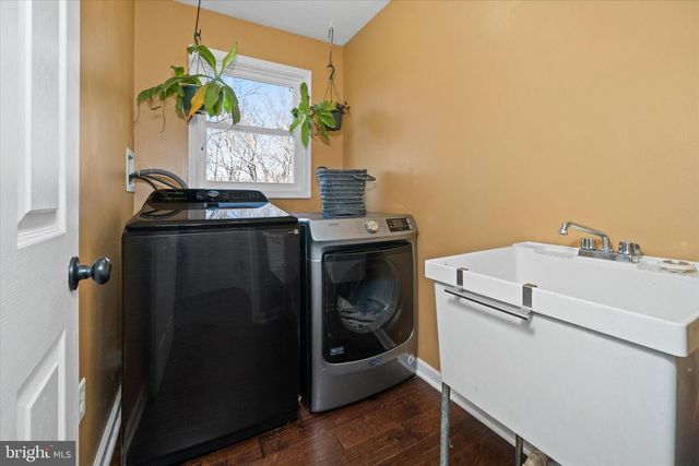 23 E MILL STATION DR, Newark, DE 19711