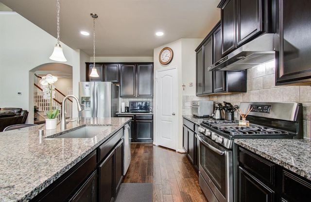 7610 River Pass Drive, Pearland, TX 77581