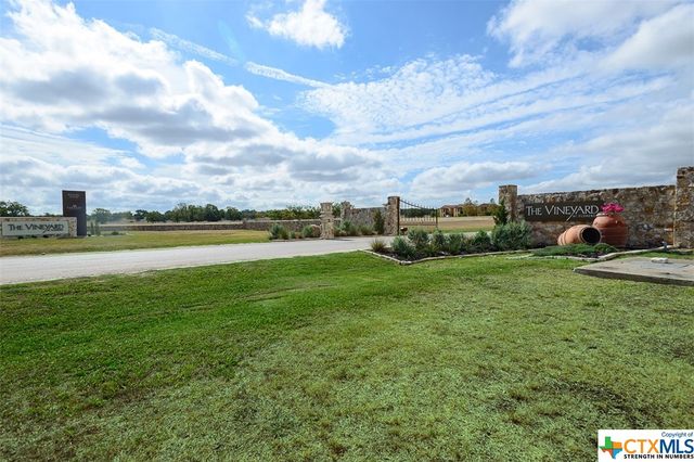 300 Via Francesco, Florence, TX 76527