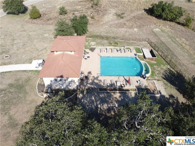 300 Via Francesco, Florence, TX 76527