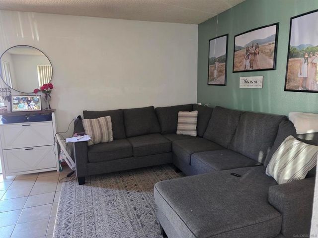 520 Oxford St, Chula Vista, CA 91911