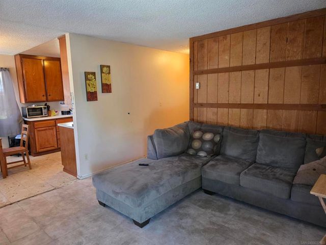 520 Oxford St, Chula Vista, CA 91911