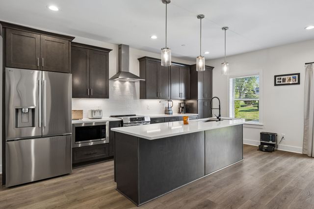 109 Charlotte Everly Cir, Hendersonville, TN 37075