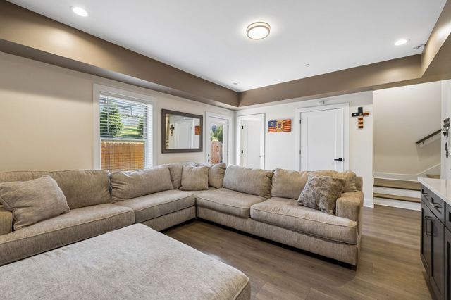 109 Charlotte Everly Cir, Hendersonville, TN 37075