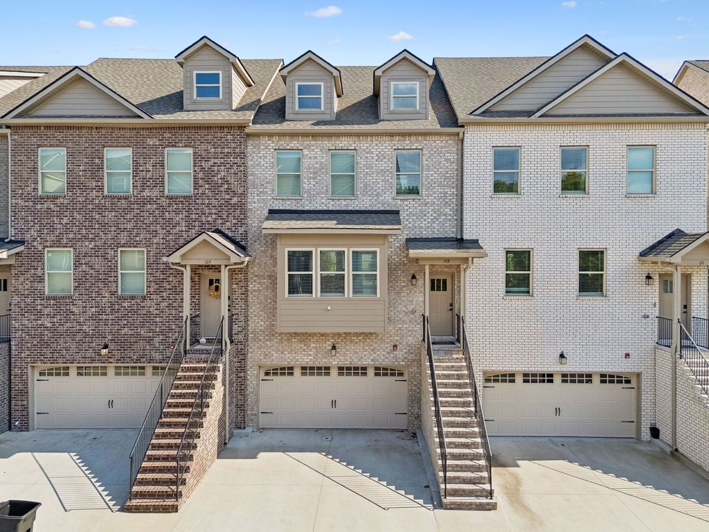 109 Charlotte Everly Cir, Hendersonville, TN 37075