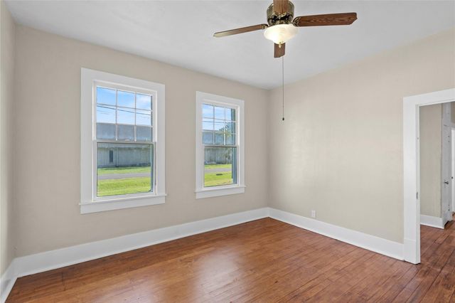 5326 Main Street, Santa Fe, TX 77510