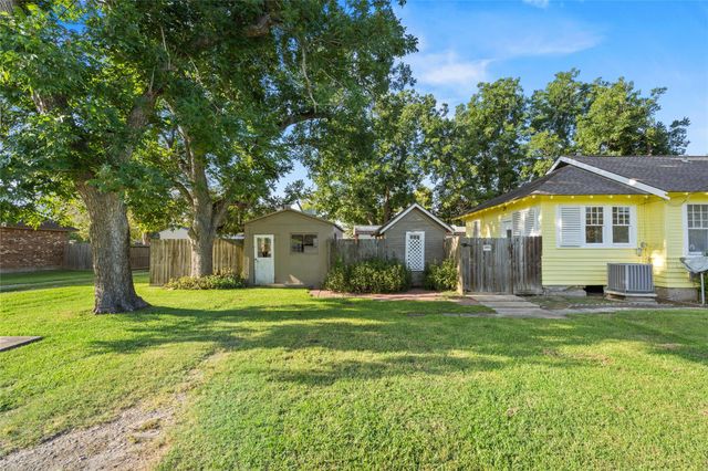 5326 Main Street, Santa Fe, TX 77510