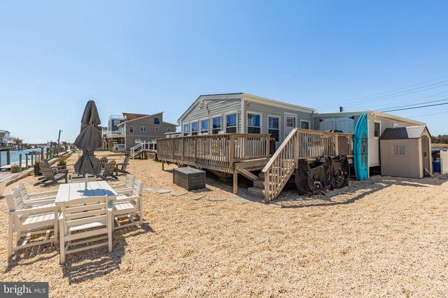 16 CARROLL AVE, Tuckerton, NJ 08087