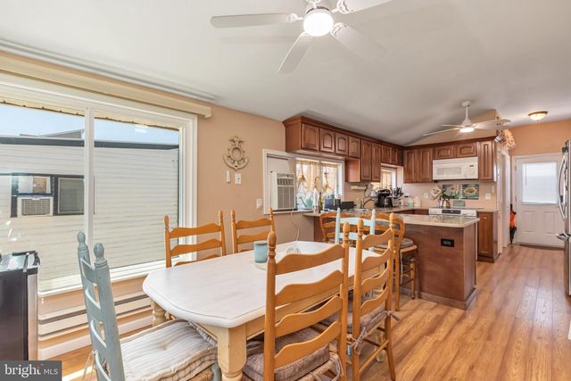 16 CARROLL AVE, Tuckerton, NJ 08087