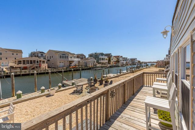 16 CARROLL AVE, Tuckerton, NJ 08087