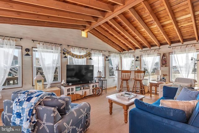 16 CARROLL AVE, Tuckerton, NJ 08087