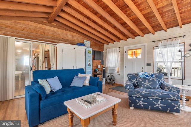 16 CARROLL AVE, Tuckerton, NJ 08087
