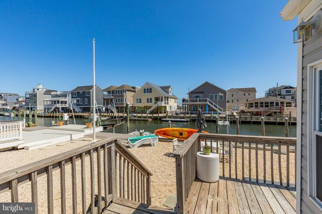 16 CARROLL AVE, Tuckerton, NJ 08087