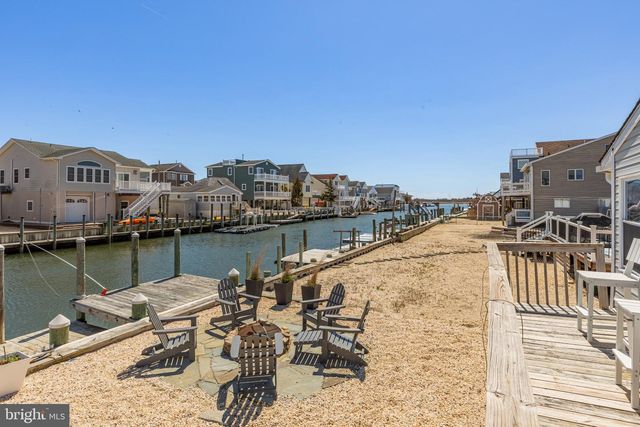 16 CARROLL AVE, Tuckerton, NJ 08087